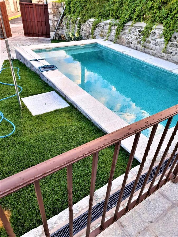 Casa Rural Del Tio Maino Becerril de la Sierra Eksteriør bilde